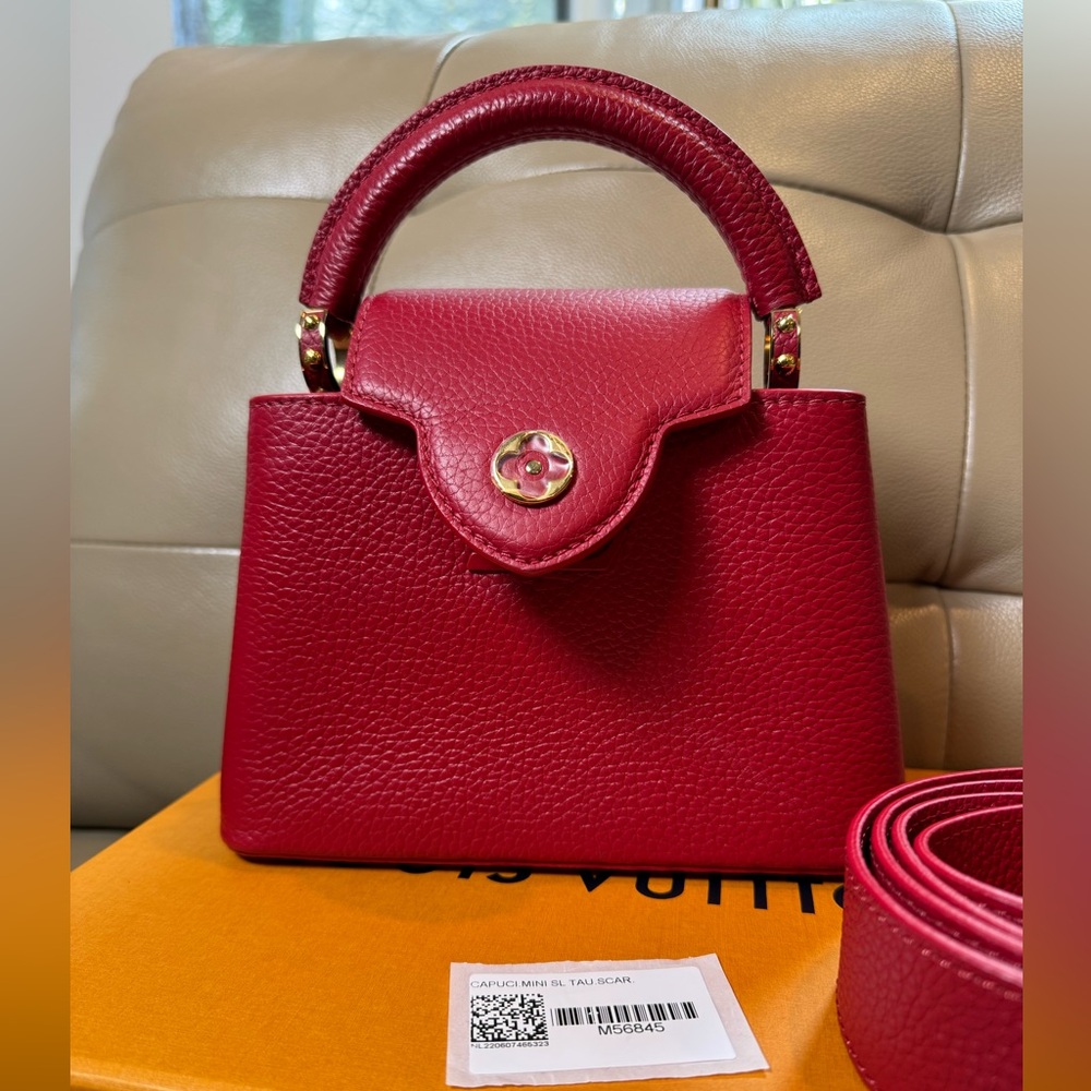 Louis Vuitton Capucines Mini Scarlet - Picture 9 of 12